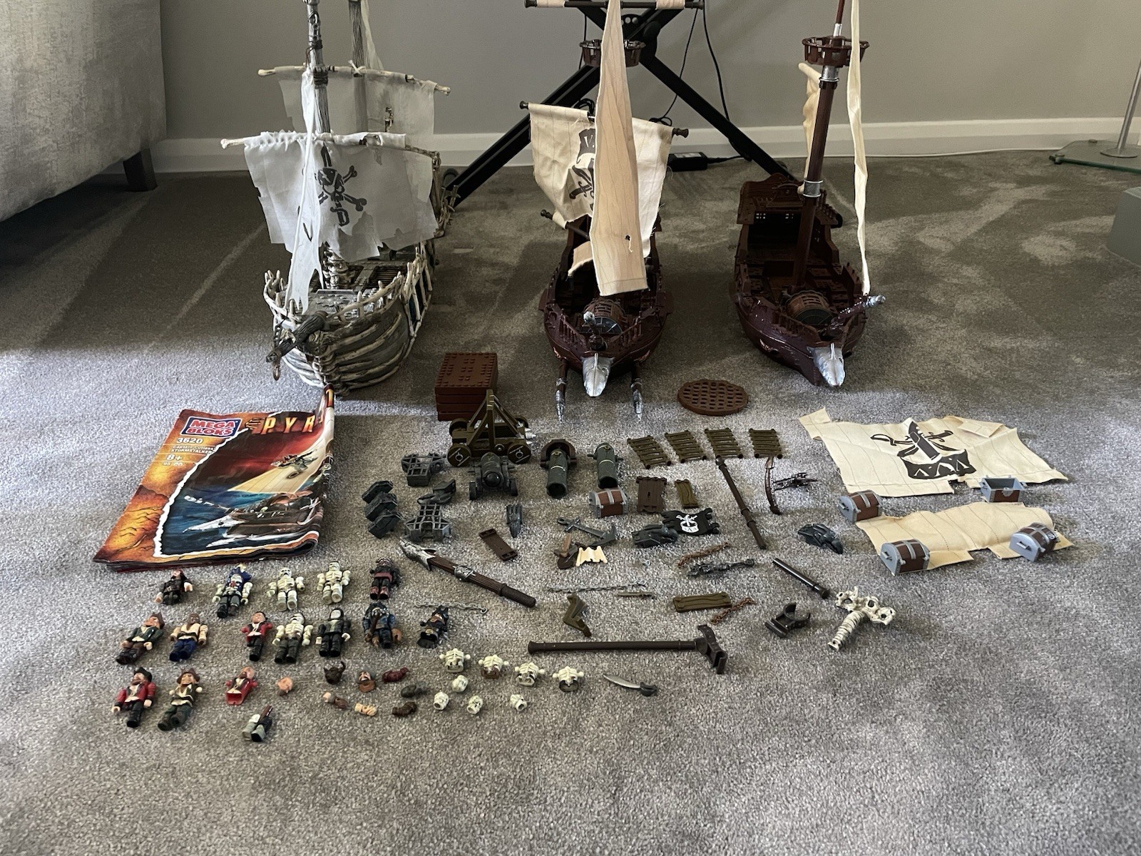 Mega Bloks Pyrates Bundle Including Set 3620 Ship X2 And set 3660 Plus More!