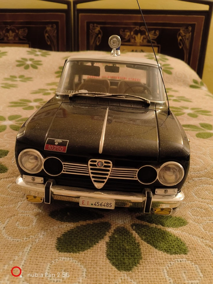 ALFA ROMEO GIULIA CARABINIERI 1/8 HACHETTE - Immagine 3 di 4