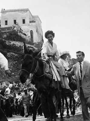 Some of happiest Kings Queens extant are group of royalty taking a- Old Photo