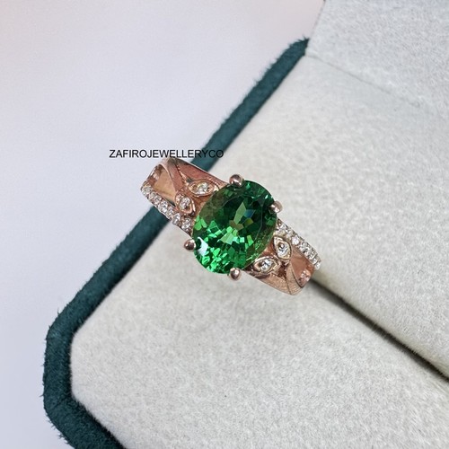 Emerald Ring, Stunning Ring, May Birthstone, Unique Ring, Lab Created Emerald - Picture 4 of 10