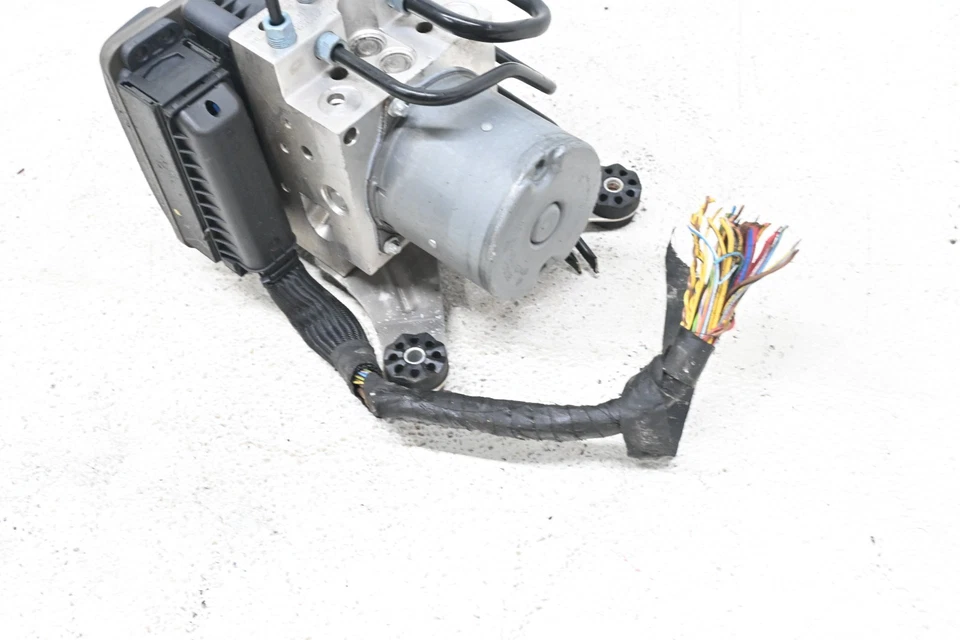 Conjunto de módulo de bomba de freno antibloqueo ABS DSC TRACCIÓN TRASERA BMW F01 F02 OEM 740Li 740i 750i B7 Foto 3 de 4
