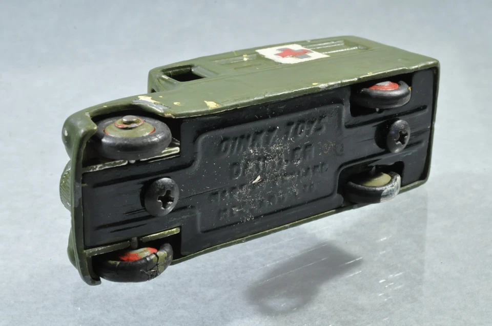 BK484 Dinky Toys GB #30h/253 Daimler Ambulance R/- - Photo 3/3