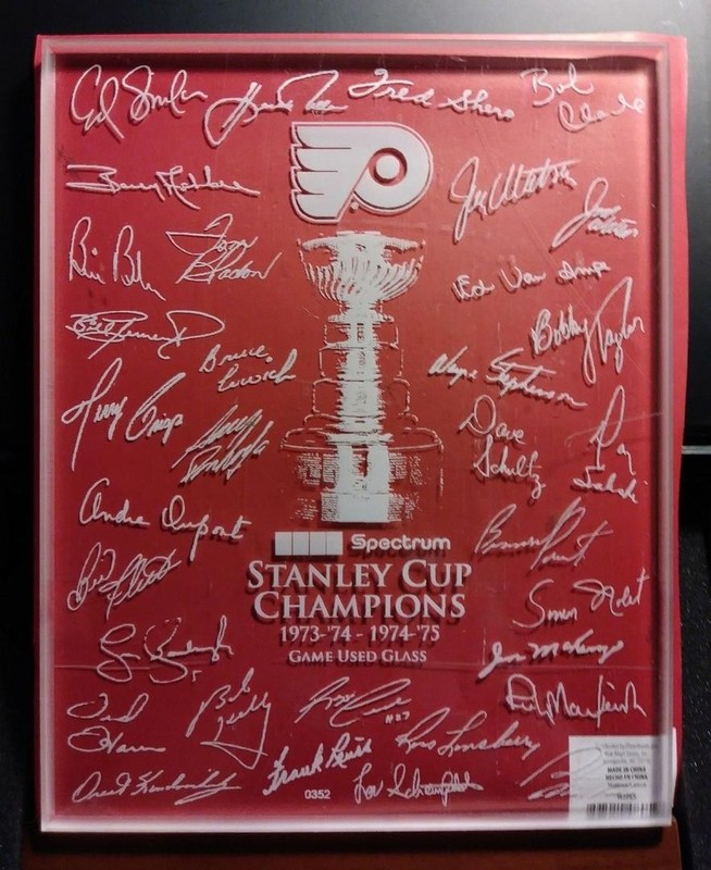 PHILADELPHIA FLYERS Stanley Cup Champs Autoed. GAME USED HOCKEY GLASS SPECTRUM