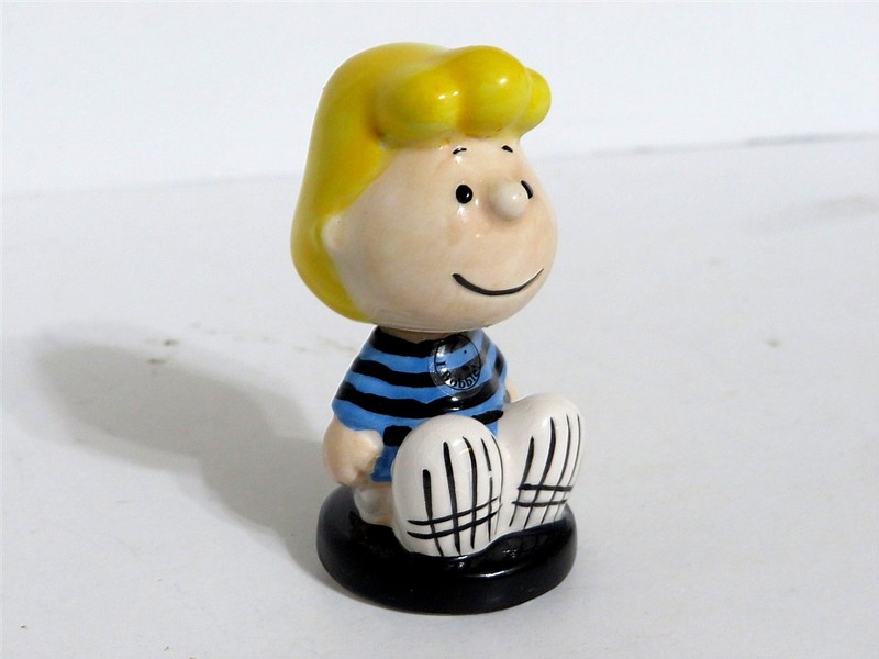 SNOOPY PEANUTS CHARLIE BROWN WESTLAND CERAMIC MINI BOBBLEHEAD SCHROEDER 2011