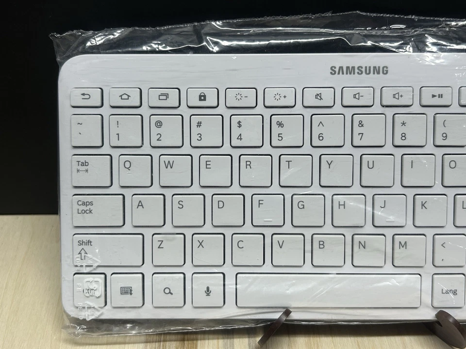 NEW Samsung Wireless Bluetooth Keyboard Model BKB-10 SEALED - Image 2 of 4