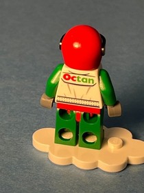 LEGO City Minifig #60005 - Race Boat Driver - cty0374- Light Scratches/No Cracks