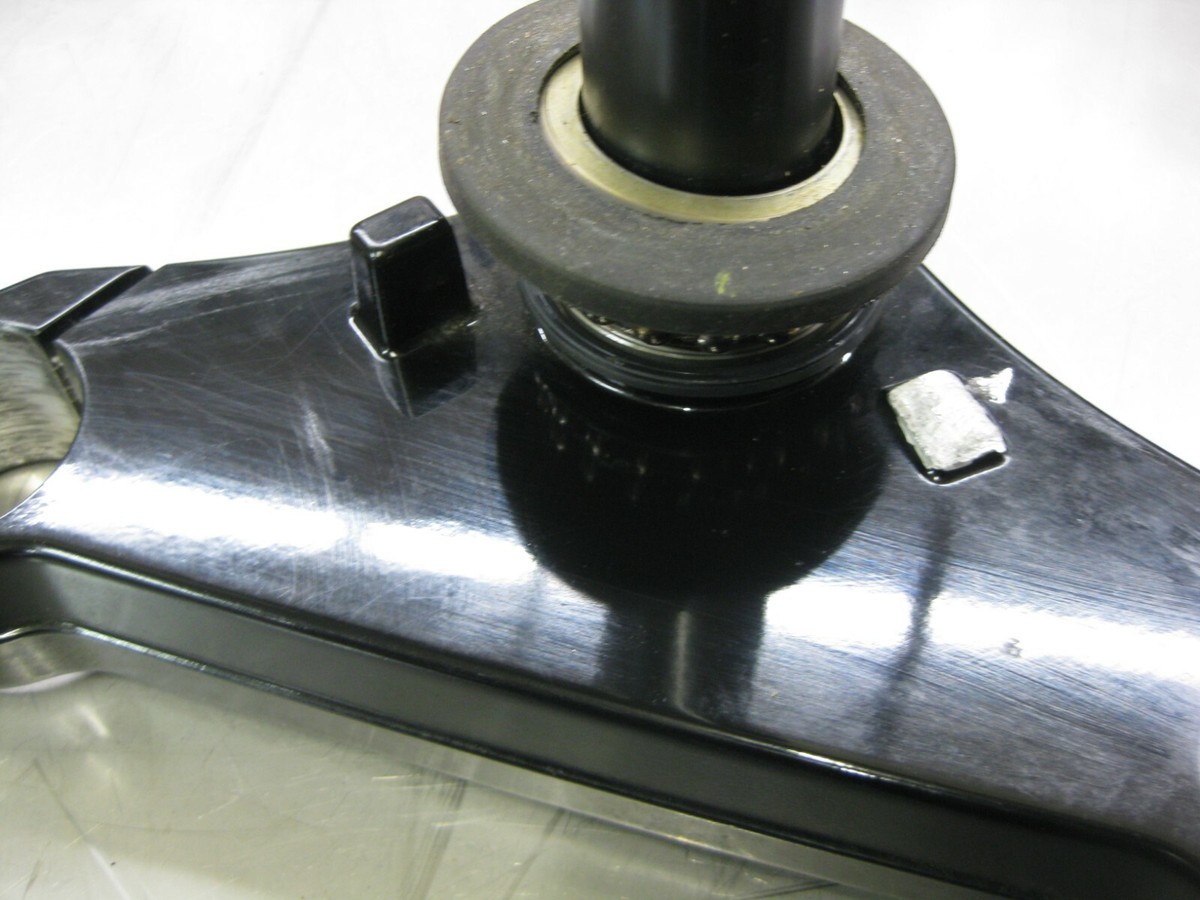2020 Moto Guzzi V7 III Special Lower Bottom Triple Tree Fork Shock