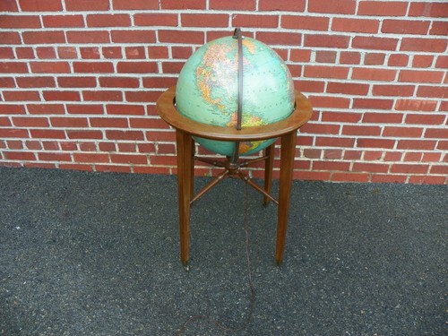 KITTINGER REPLOGE 16" WORLD GLOBE ON MAHOGANY STAND - Picture 4 of 11