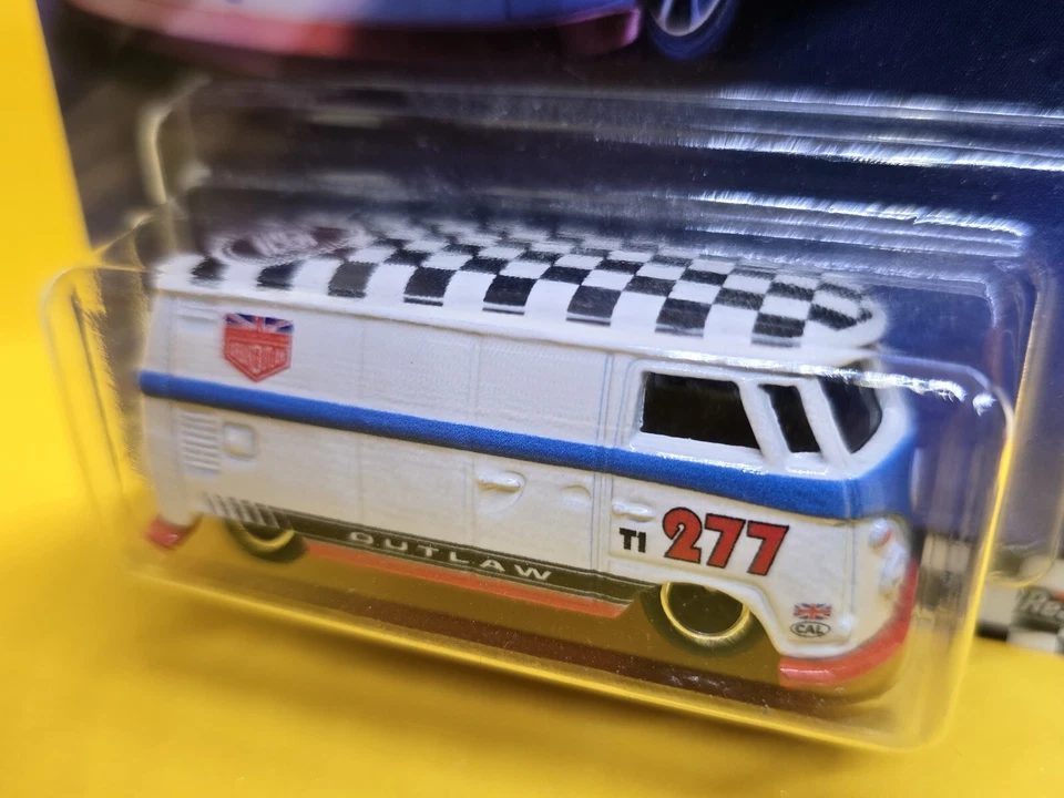 Hot Wheels Boulevard Volkswagen T1 Panel Bus #3 White Magnus Walker Outlaw - Image 2 of 4