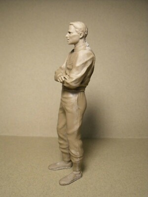 FIGURINE 1/18 DAN GURNEY STARTING A COLLER A PEINDRE