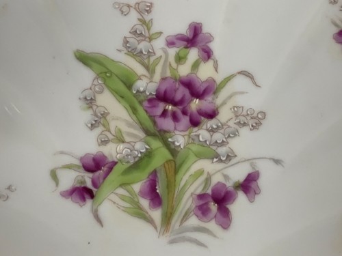 Antique J. L. Co. Bavarian German Porcelain Shell Dish with Floral Decorations - Picture 4 of 9