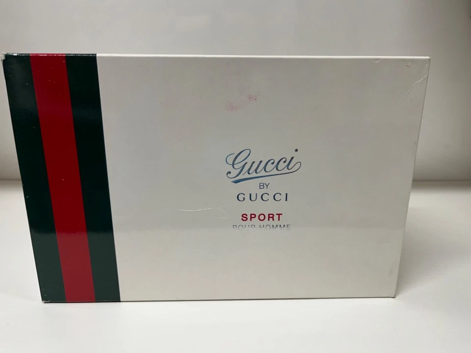 Gucci от Gucci SPORT подарочный набор для мужчин 3 унц туалетная вода, бальзам, гель, сумка. - Изображение 2 из 3