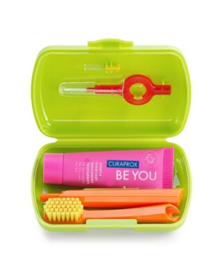 Curaprox Travel Set inklusive Zahnbürsten und 10ml Zahnpasta