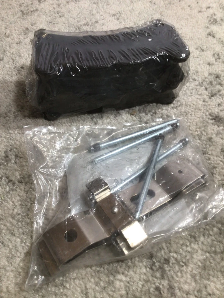 StopTech 309.13650 Front Sport Disc Brake Pad Set for Selected Dodge Dart, Lexus Foto 4 de 4