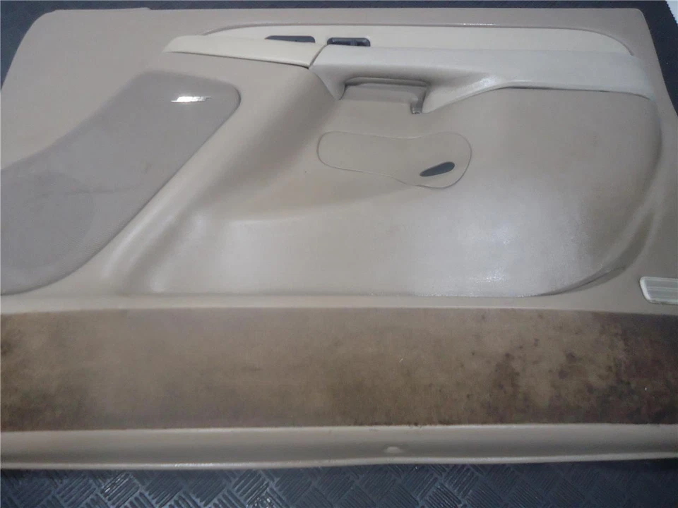 2003-2006 GMC Yukon Denali Tahoe Sierra Suburban Front Right Door Panel Black - Image 4 of 4