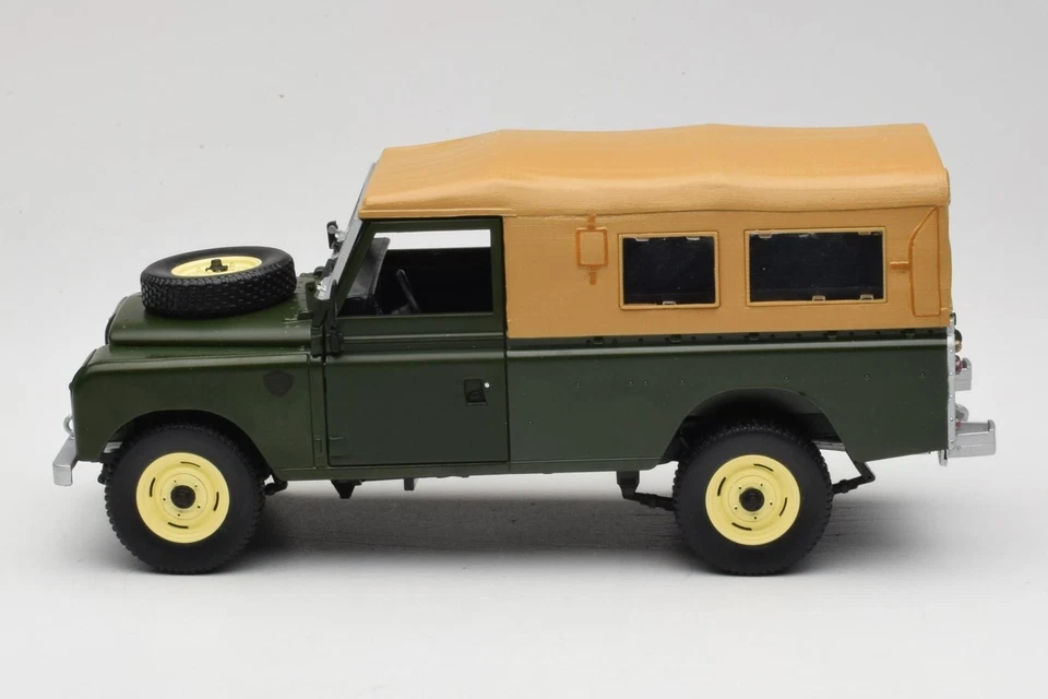 442000 Land Rover Series II Road Patrol Green Eagle Collectibles 1:18 - Imagen 4 de 4