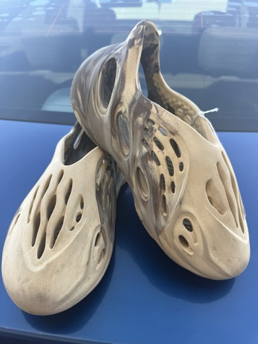 Size 7 - Adidas Yeezy Foam RNNR MX Cream Clay - Used