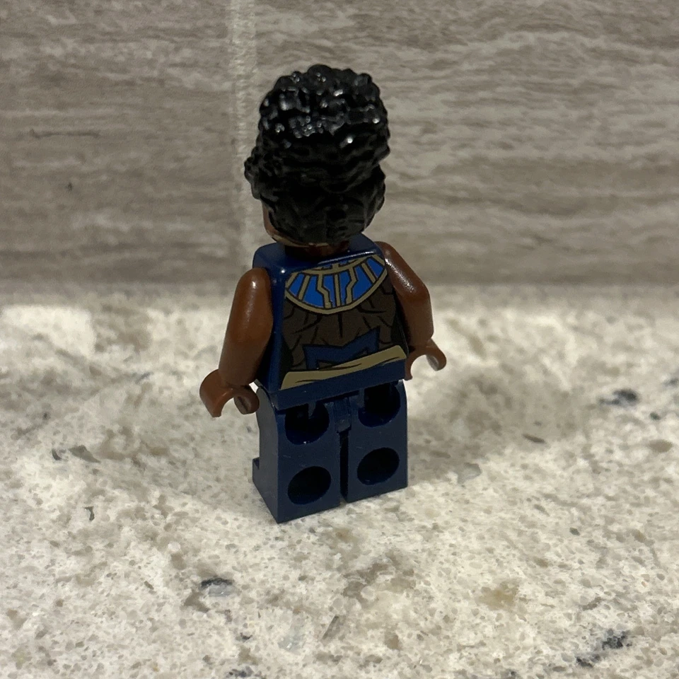 LEGO Shuri Minifigura Vengadores Super Héroes, #76266 (blasters incluidos) Foto 3 de 3