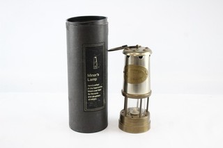 Bergmannslampe British Coal Mining Company Wales Type Vale Colliery No 25148 verpackt