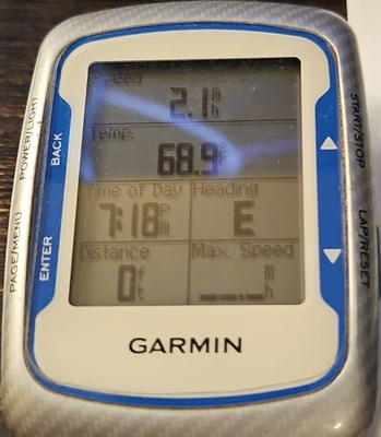 Garmin edge 500 with charging cable and mount