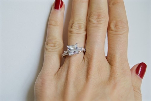 Anillo de boda de compromiso vintage de plata esterlina corte princesa circonita cúbica 3 piedras - Imagen 4 de 4