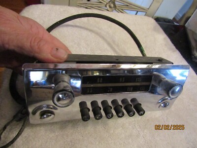 Vintage AM Pushbutton Radio Head Unit 9 Pin Plug Chrysler Mopar ? 40s 50s Info?