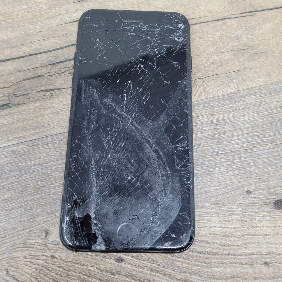 Apple iPhone 7 ブラック Buy Used & RefurbishedApple iPhone 7 (Unlocked) 32GB - A1778