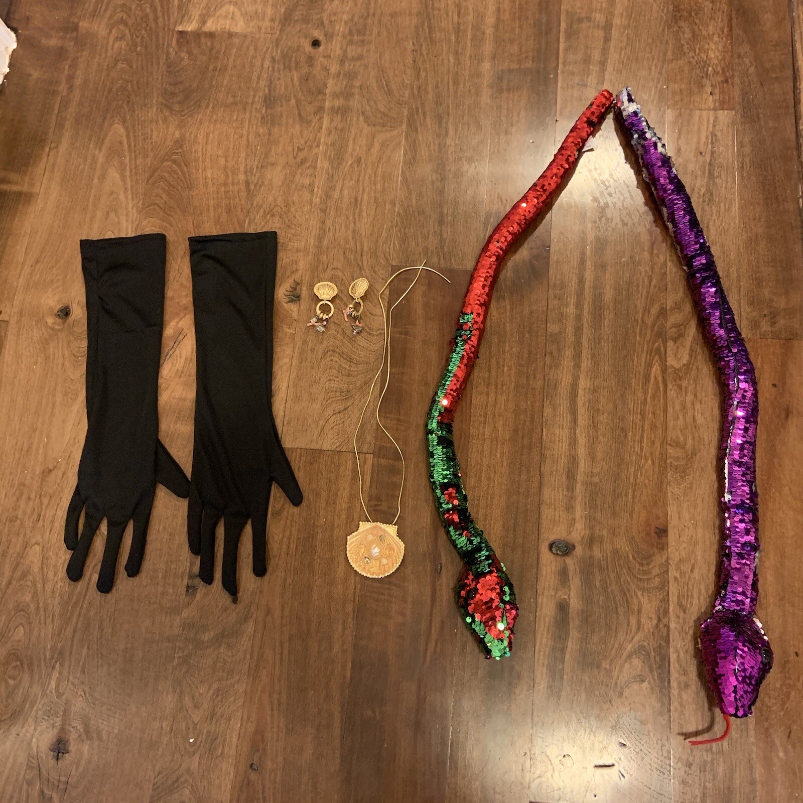 Ursula Costume Accessories Eels Jewlery and Gloves Go… Gem