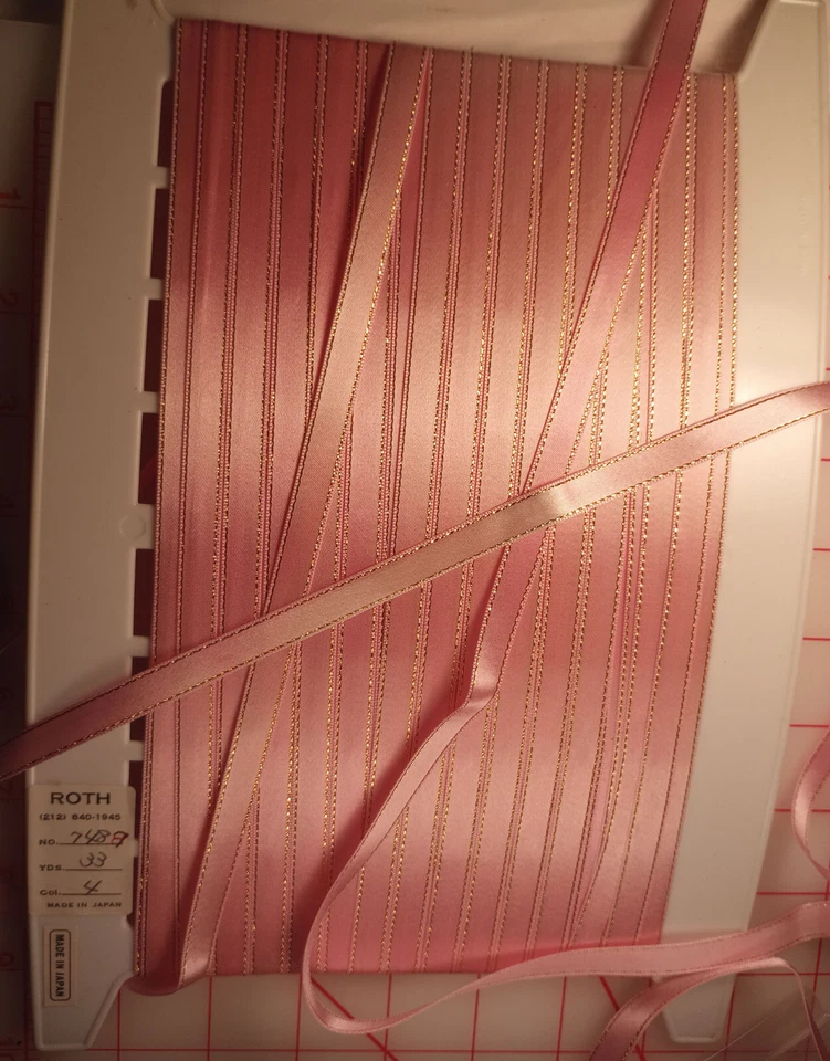 Cinta de satén vintage rosa desteñida bordes dorados 10 mm 7/16" Japón 33 yardas  Foto 3 de 4