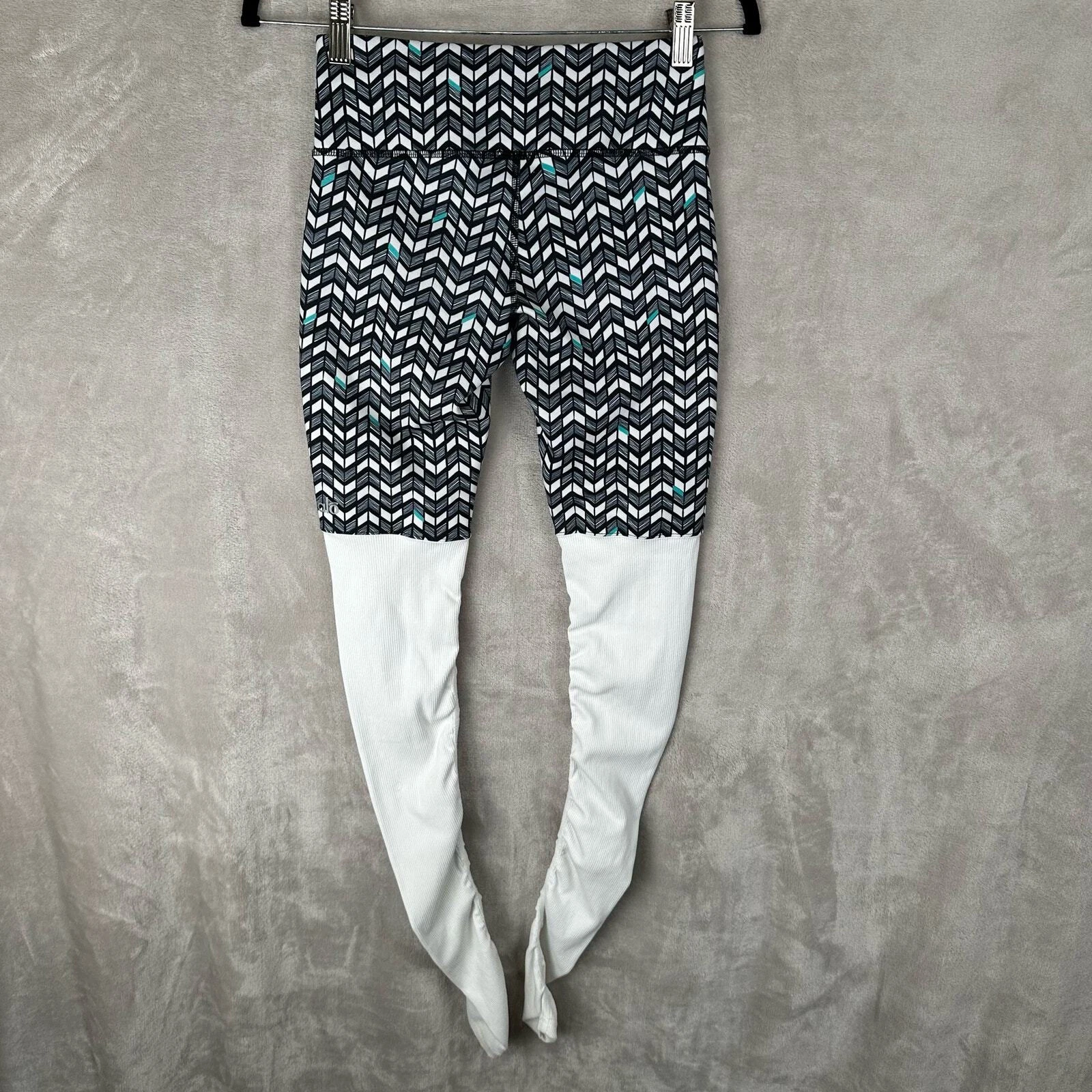 alo-yoga goddess chevron ribbed ruched dance gym leggings