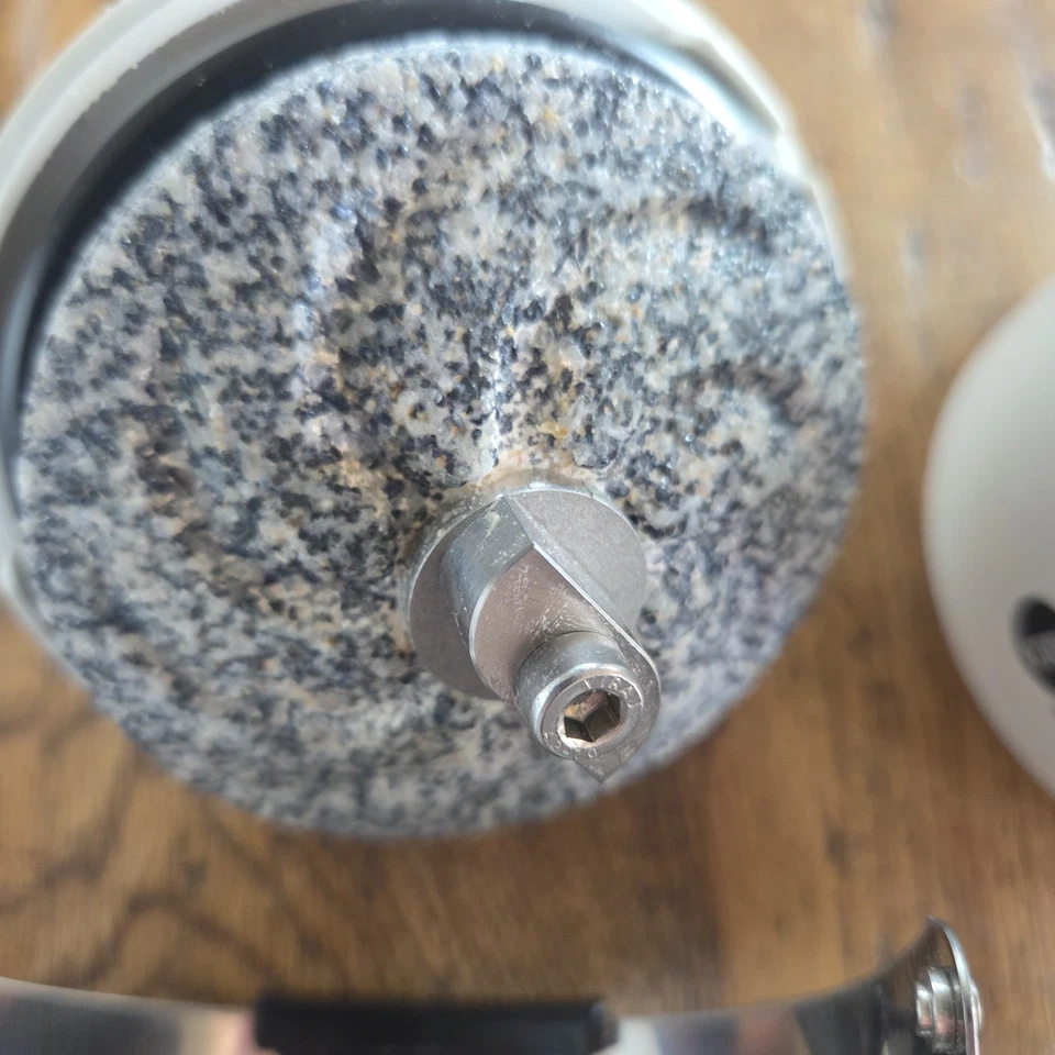 Getreidemühle Aufsatz von Mockmill Passend für KitchenAid Neuwertig  - Bild 2 von 4