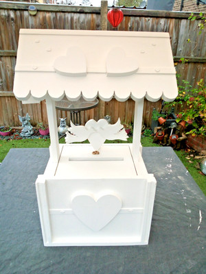 Holz Hochzeit Wunschbrunnen Briefkasten Tauben und Herzen Ringe Lieferung am nächsten Tag.