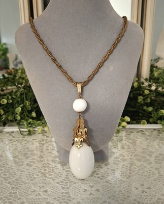 Impressive Miriam Haskell Milk Glass Pendant & Gold Chain Necklace 
