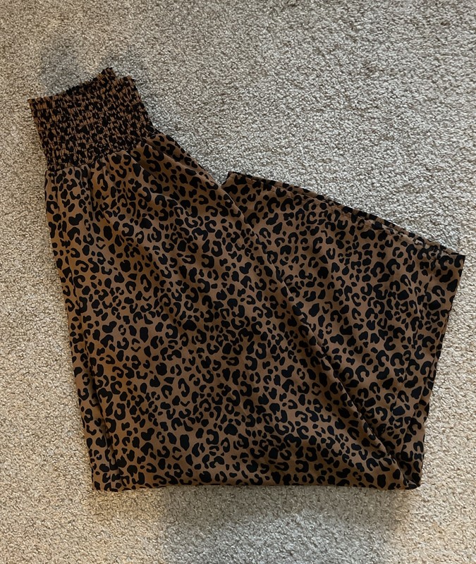 Sienna Sky Leopard print wide-leg smocked waist trousers Women’s Size Large GC+