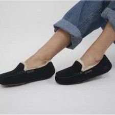 UGG Women's Ansley Slippers in Black Suede, Size 10D Wide