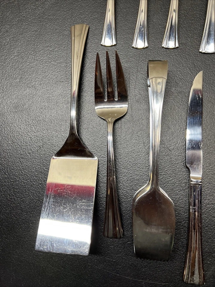 Reed & Barton Stainless Steel Flatware Radiance 36Pc. Set - Image 3 of 4