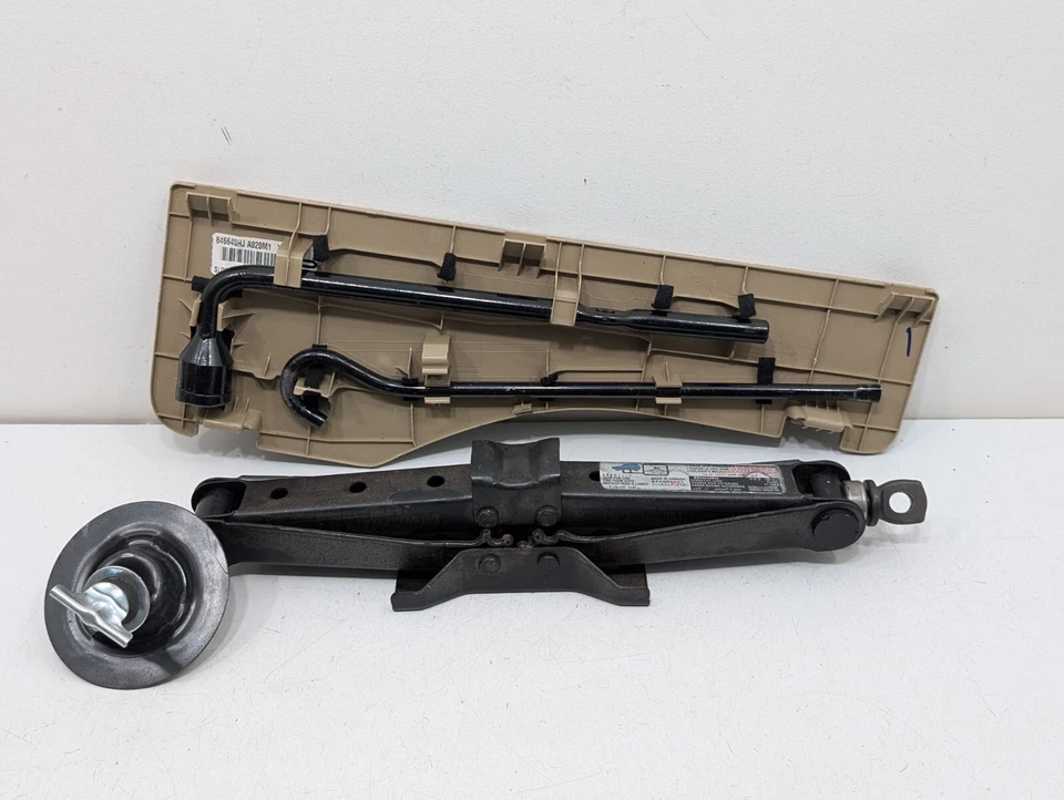 05 06 07 08 09 10 HONDA ODYSSEY - Jack Kit + Lug Wrench + Storage Cover TAN - Image 2 of 4