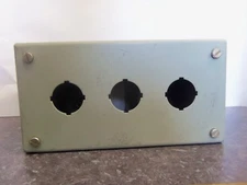 NEW HAMMOND HOFFMAN MANUFACTURING 1437C 3 HOLE ENCLOSURE