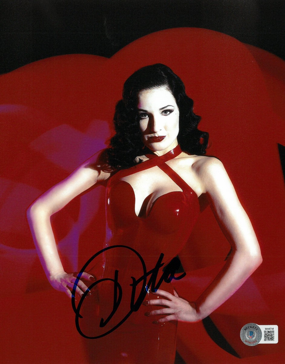 Dita Von Teese Signed Autograph 8X10 Photo Beckett BAS The Queen