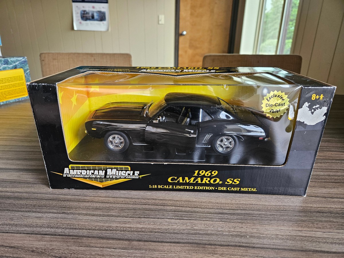 American Muscle 1/18 シボレー カマロ RS 1969 American Muscle 1969 Chevrolet Camaro SS Black 1:18 Die Cast Model