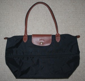 longchamp black medium bag