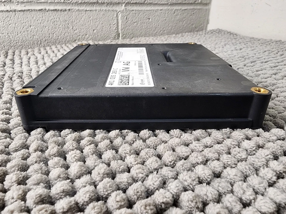 Audi A5 Communication Control Module AK1 035 283 C - Image 2 of 4