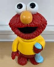 Sesame Street 1993 Kid Dimension 6.5" Elmo with sweater  blanket figure