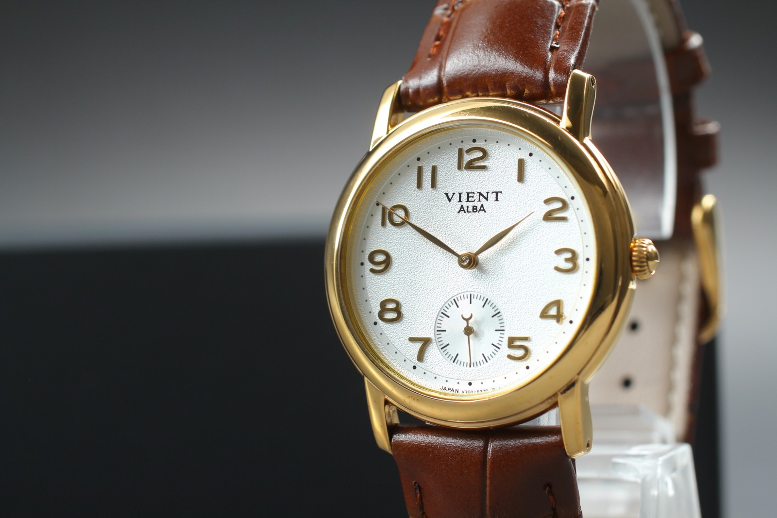 Vintage Alba V707-6150 Second Seiko Vient 1997 Small Quartz Watch JAPAN Mens - vintagewatches.pk