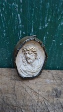 Médaillon ancien Christ religieux sculpté bas-relief plâtre objet de dévotion