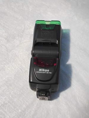 Nikon Speedlight SB-700 Camera Flash SB-700.       (#F-10)
