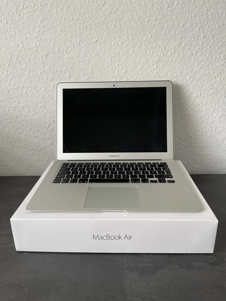 Apple MacBook Air 13" 2015 · i7 · 8GB · 256GB, Foto 1 von 5