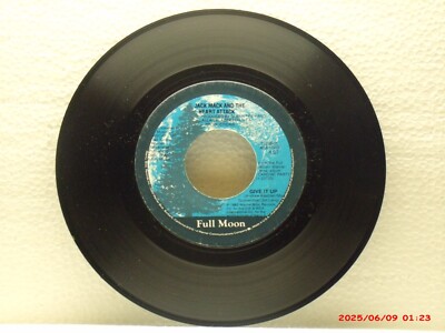 JACK MACK AND THE HEART ATTACK -(45)-GIVE IT UP / WONDERFUL GIRL- FULL MOON-1982