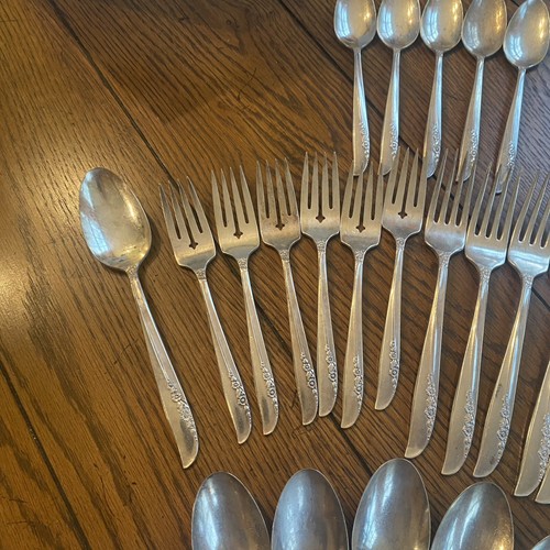 Piatto vintage Oneida 1881 Rogers tempo lilla argento 25 pezzi. - Foto 6 di 12