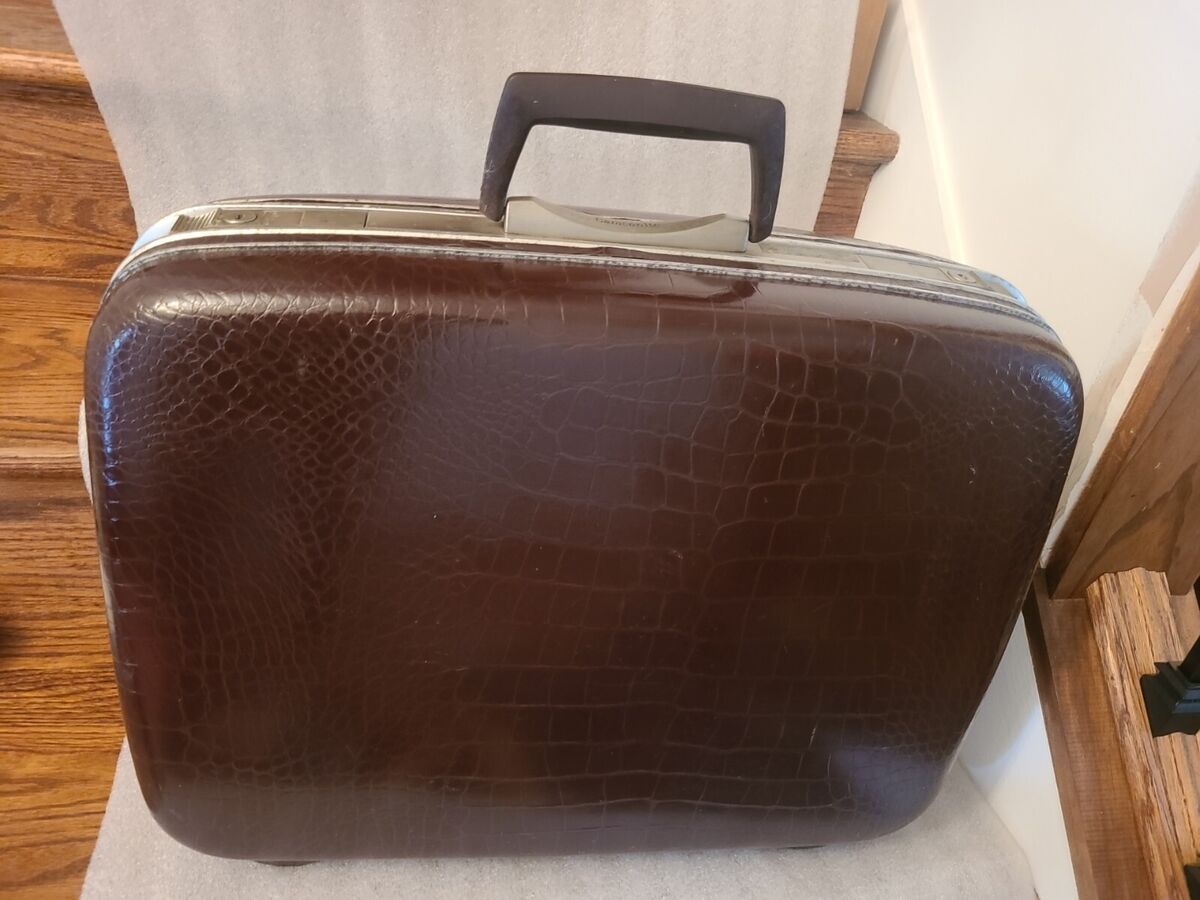 Vintage Samsonite Silhouette Alligator Hard Shell Luggage Vintage Samsonite Silhouette Alligator Hard Shell Luggage